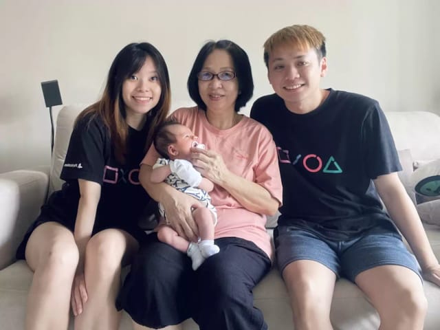 Newbubs 月嫂与新加坡客户家庭及宝宝合照